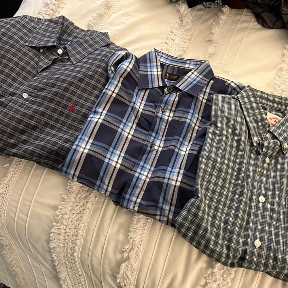 BUNDLE of 3 mens button downs - size M